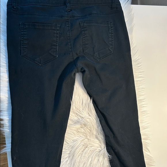 Vanilla Star Skinny Jeans with Zipper Accents - Picture 5 of 8